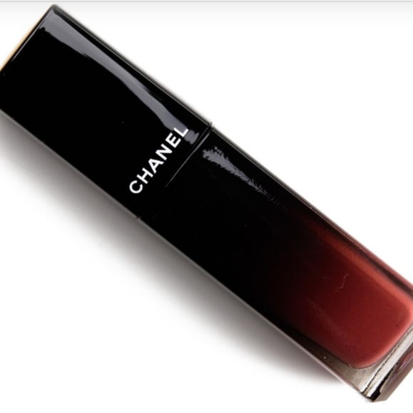 CHANEL Other - 🎉HP🎉CHANEL Ultrawear Shine Liquid Gloss 82 Beige Confidentiel